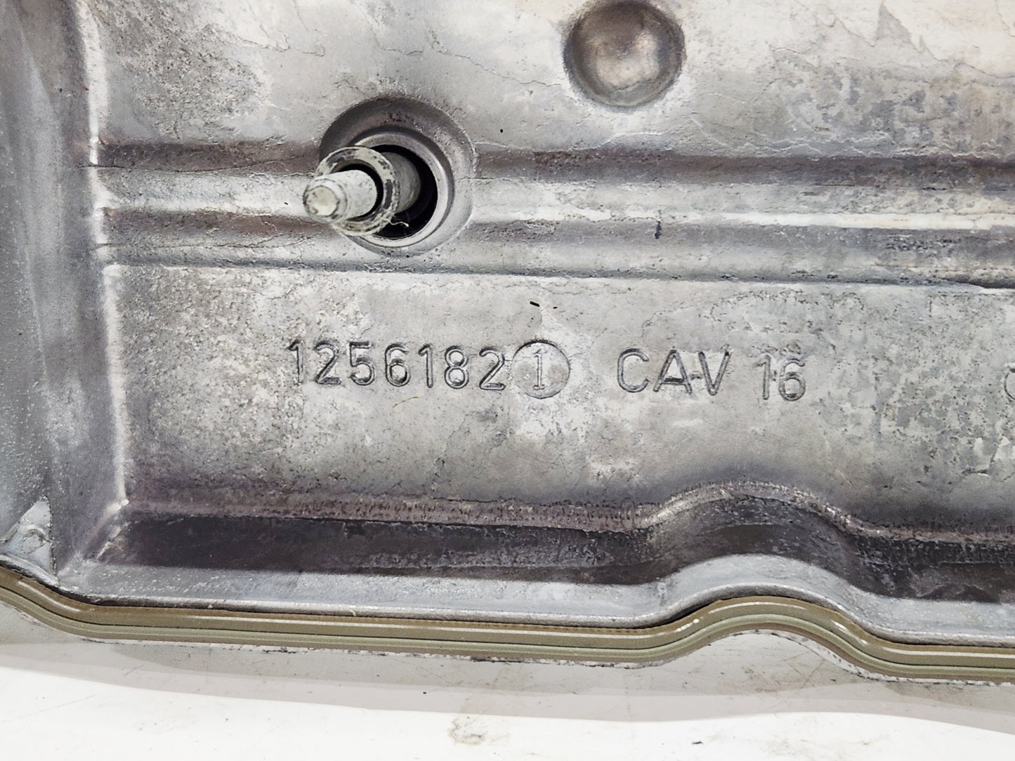 1999-2008 Chevy Silverado GMC Sierra Passenger Valve Cover with fill tube OEM