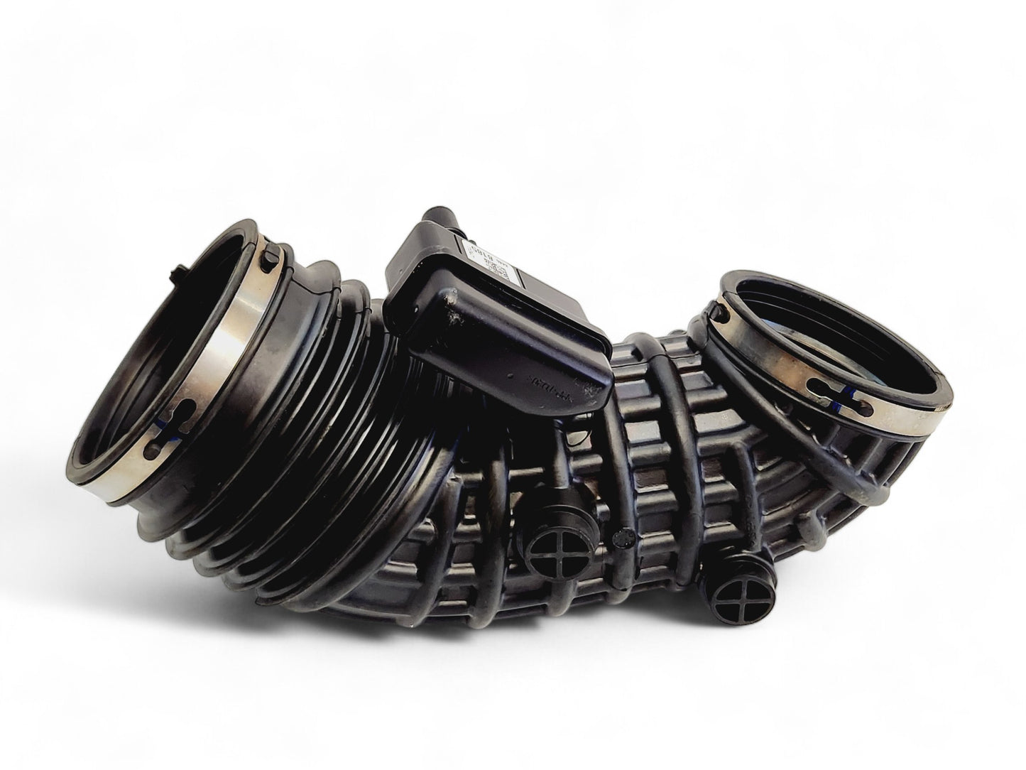 2016-2019 Chevy Camaro 6.2L Air Cleaner Intake Outlet Duct Tube OEM GM