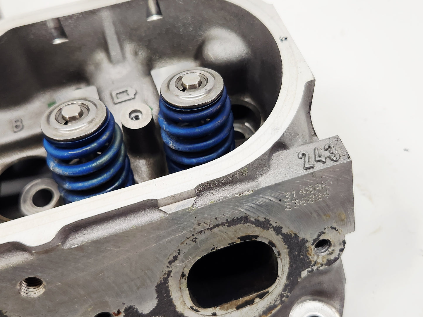 Set Of Two GM LS2 LS6 Gen III Gen Cylinder Head 243 W/ Valves And Springs