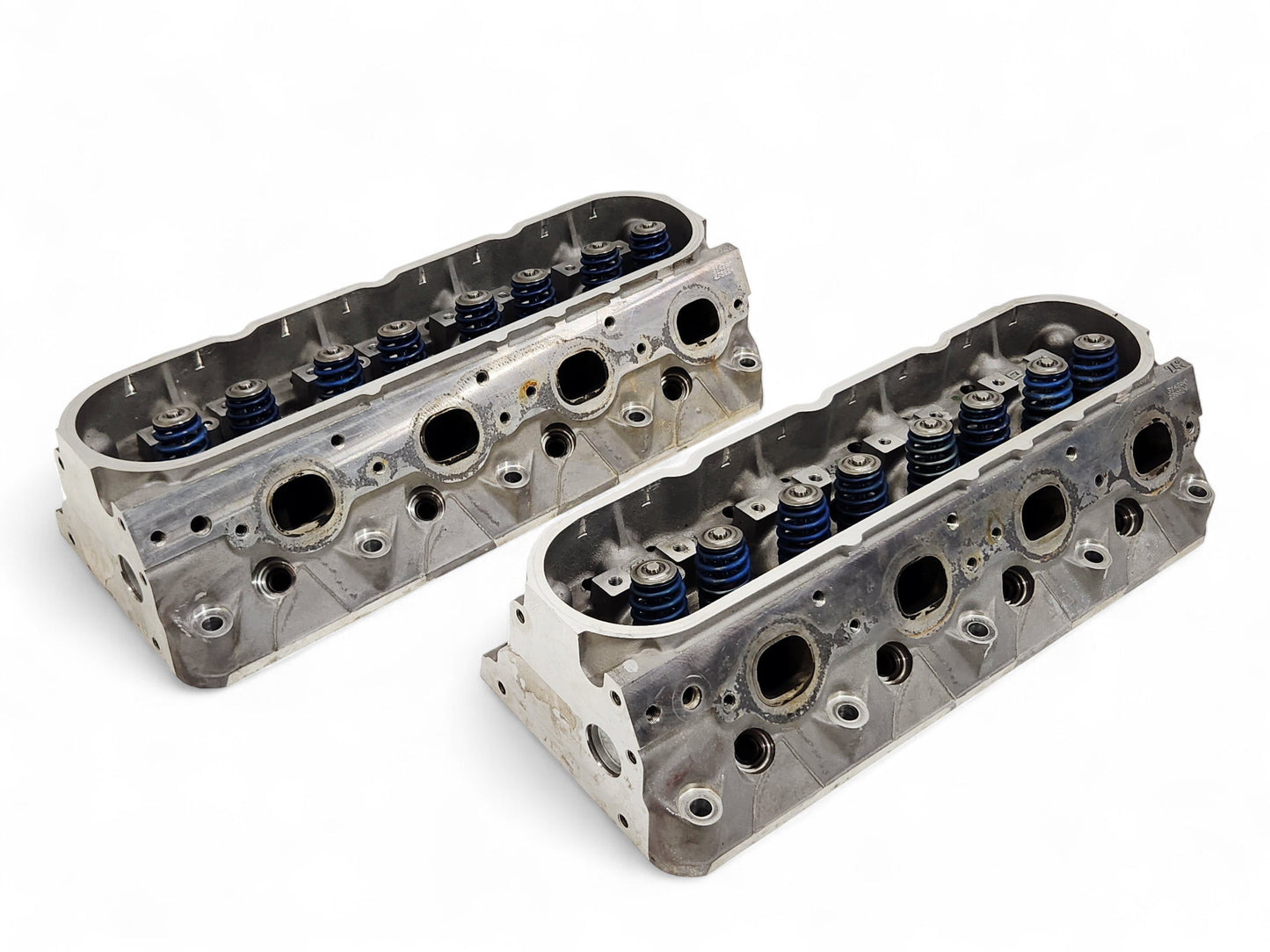 Set Of Two GM LS2 LS6 Gen III Gen Cylinder Head 243 W/ Valves And Springs