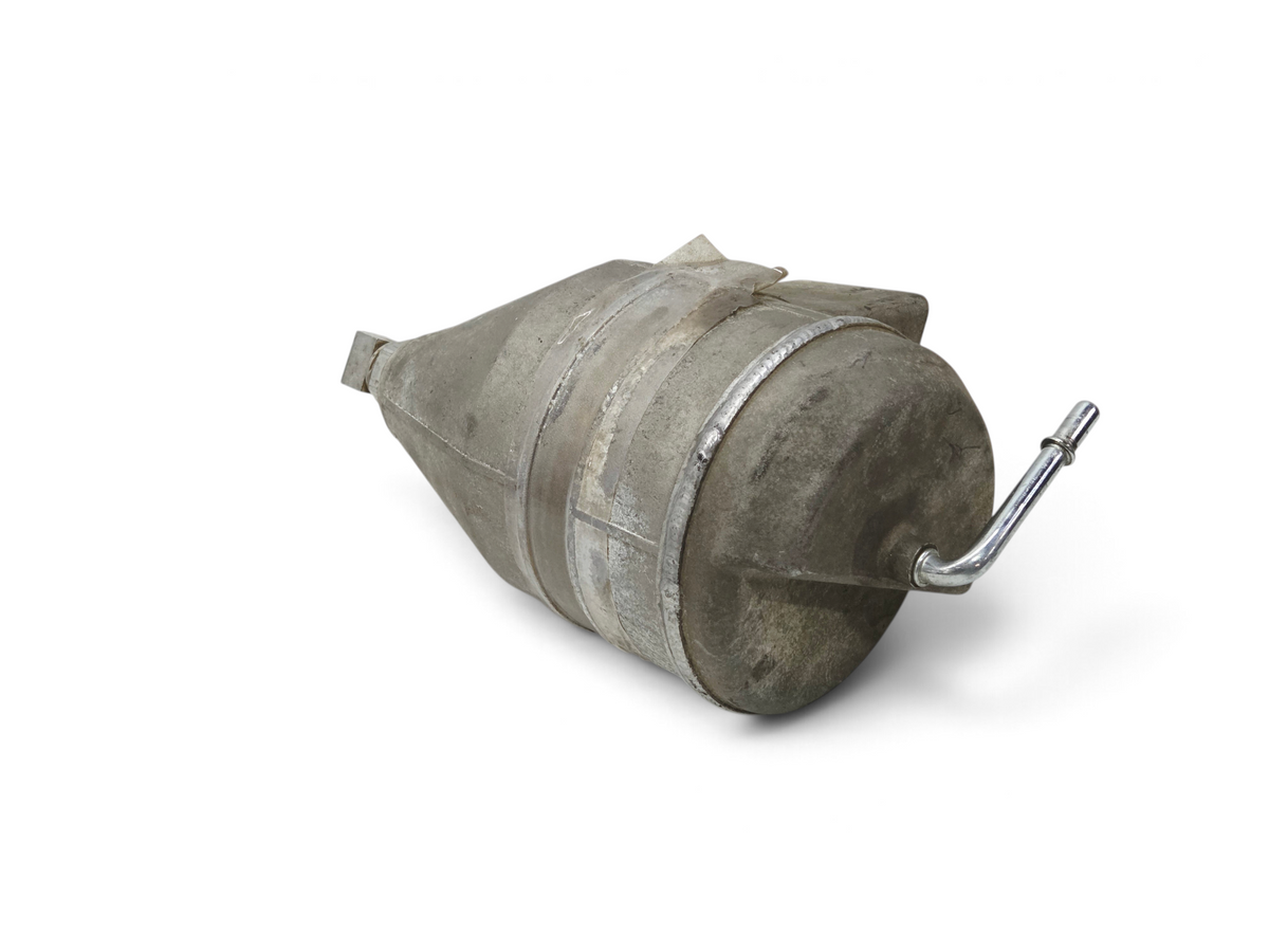 Send it Auto Parts OEM GM dry sump auxiliary oil tank for Chevrolet Corvette C6 and C7 models.