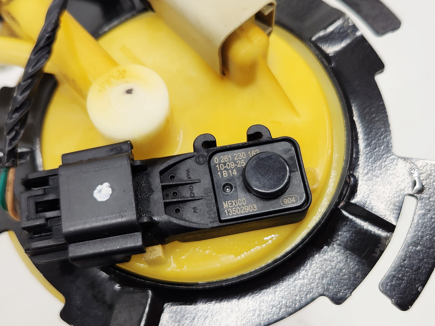 2005-2013 Chevy Corvette C6 Passenger Sending Unit with Level Sensor OEM GM