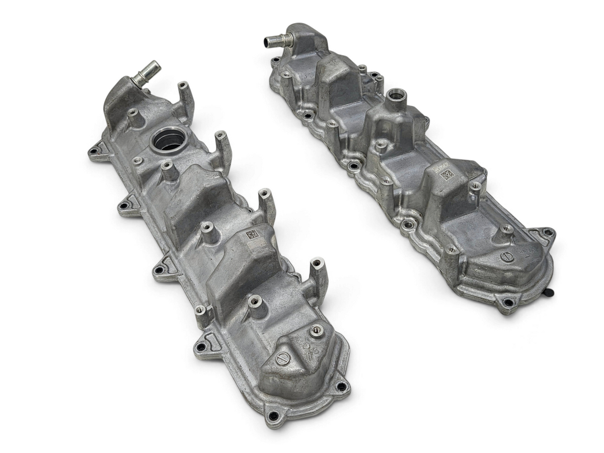 2014-2019 Chevy Corvette Dry Sump Valve Rocker Covers OEM GM 12692544 12692546