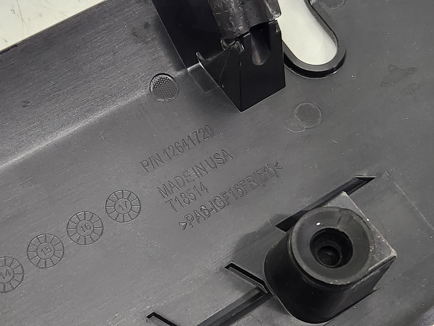 2014-2019 Corvette C7 LT1 Engine Fuel Rail Coil Covers OEM GM 12641720 12643709