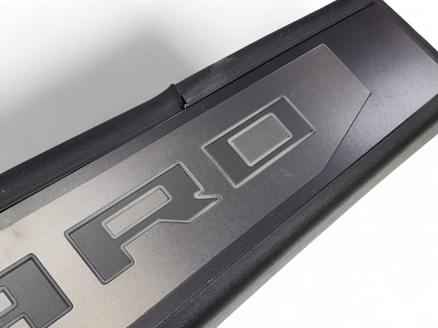 2016-2024 Chevrolet Camaro Coupe Illuminated Door Sill Plates 84127637 *READ*