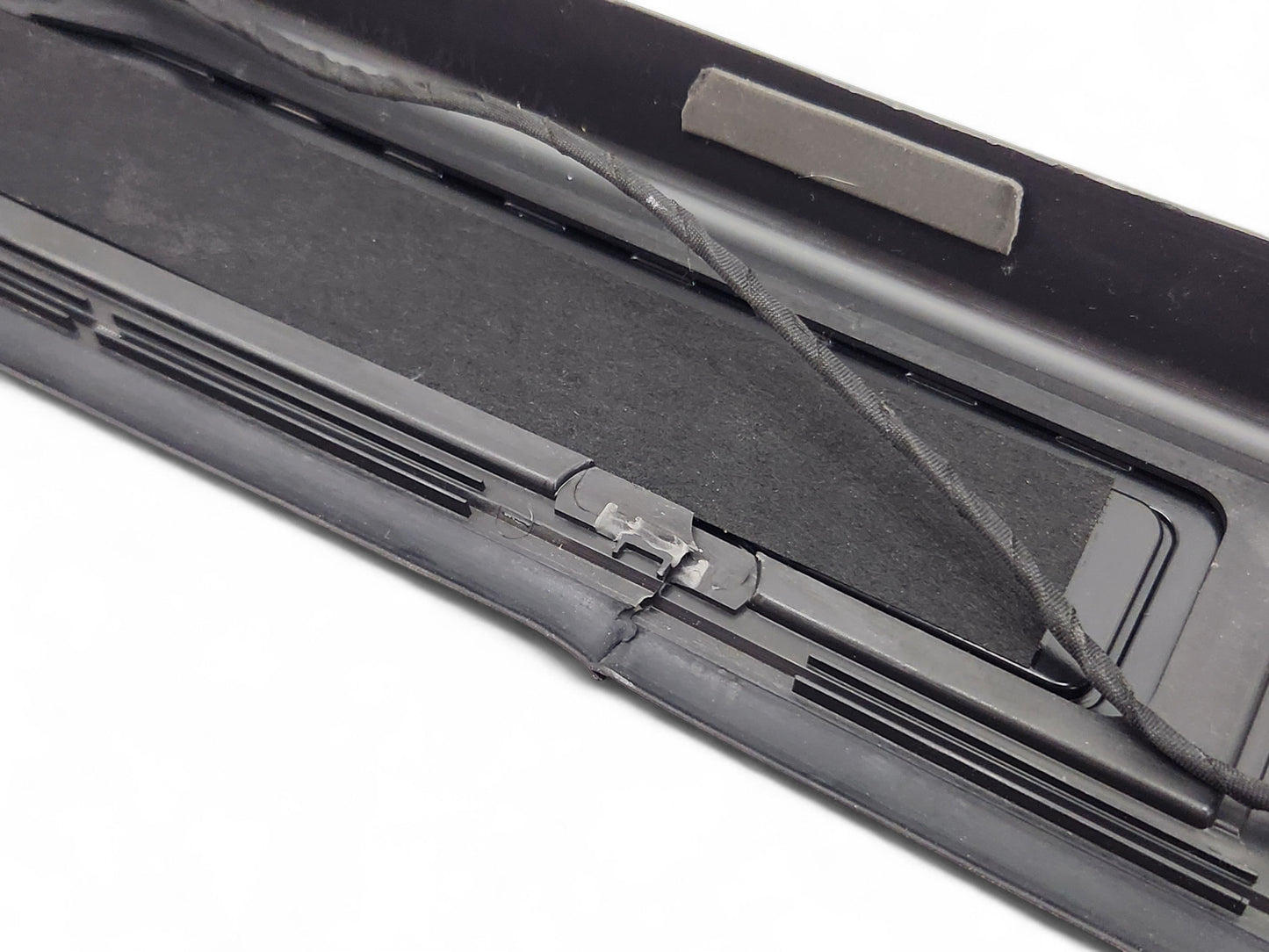 2016-2024 Chevrolet Camaro Coupe Illuminated Door Sill Plates 84127637 *READ*