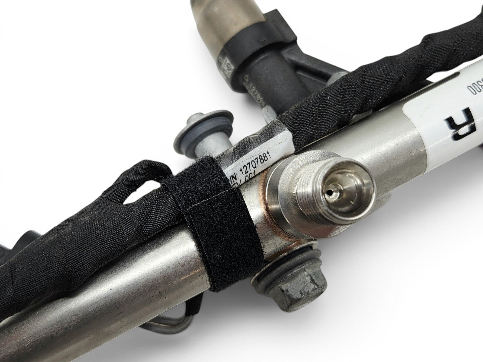 Send it Auto Parts OEM GM fuel rail and injector assembly for Gen V LT1 L86 engines with wiring harness and sensor