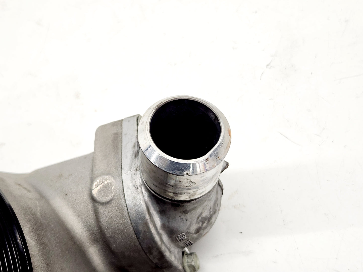 2020-2025 Chevy Corvette C8 LT2 6.2L Water Pump with manifold OEM GM