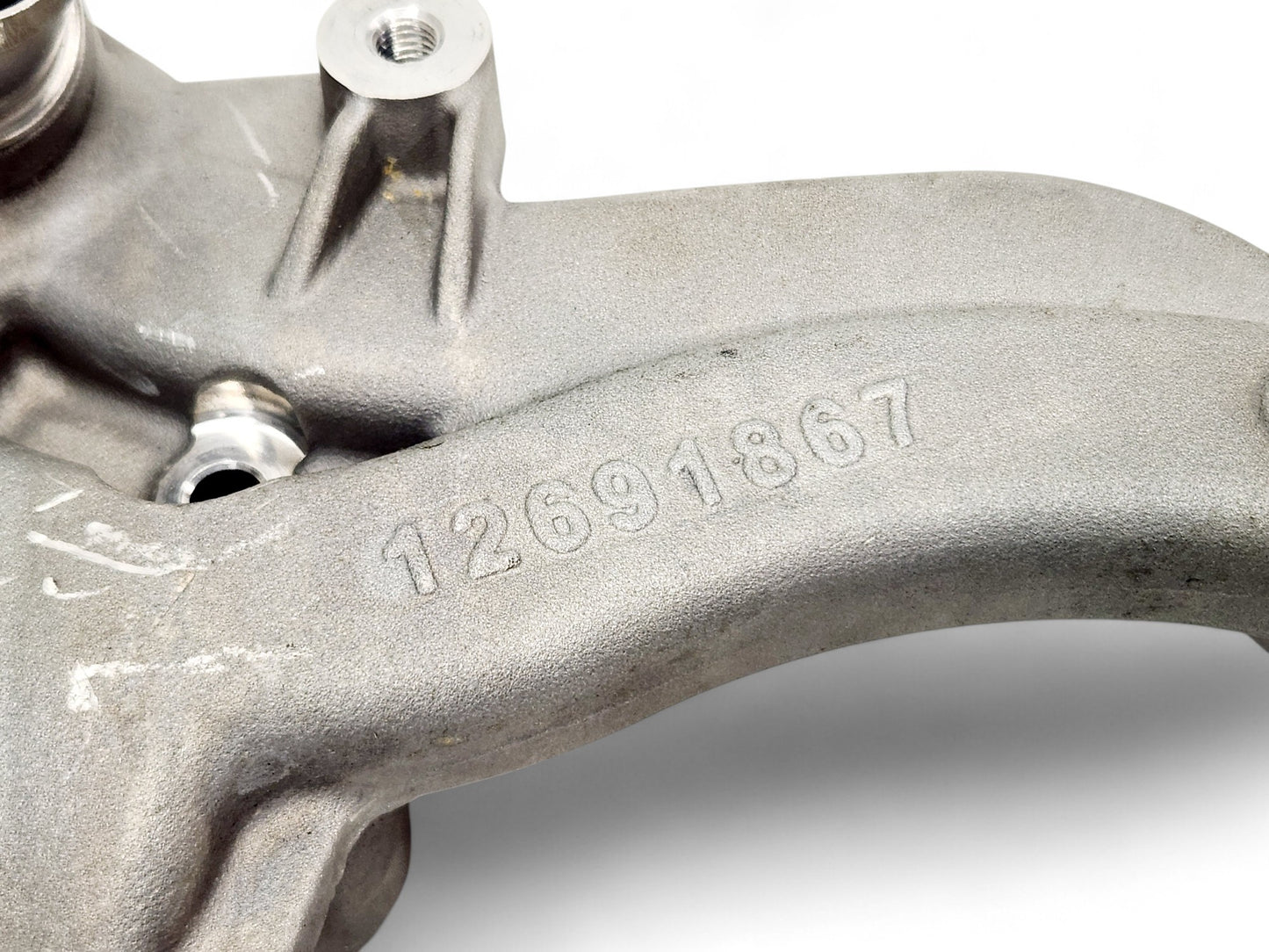 2020-2025 Chevy Corvette C8 LT2 6.2L Water Pump with manifold OEM GM