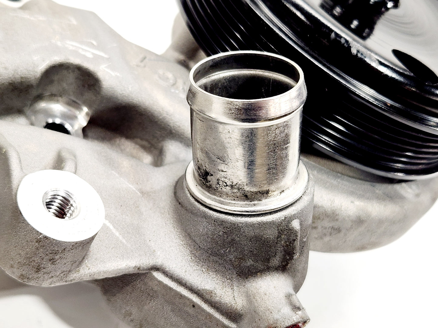 2020-2025 Chevy Corvette C8 LT2 6.2L Water Pump with manifold OEM GM