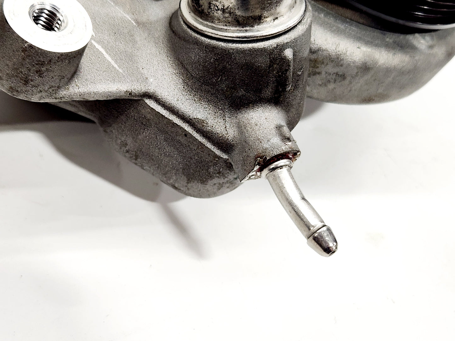 2020-2025 Chevy Corvette C8 LT2 6.2L Water Pump with manifold OEM GM