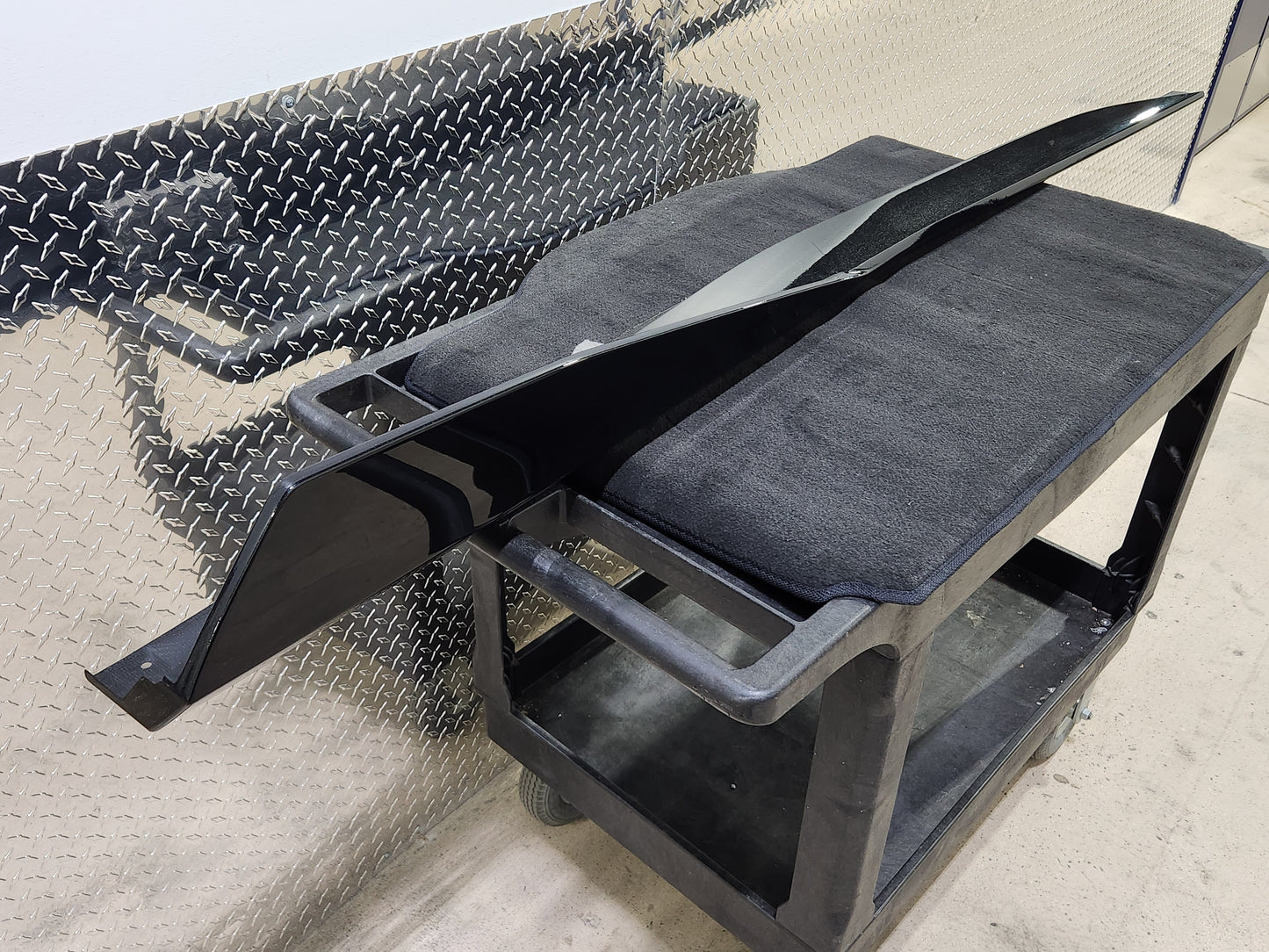 2020-2025 Corvette C8 Stingray Z51 RH Carbon Flash Side Skirt Rocker Molding