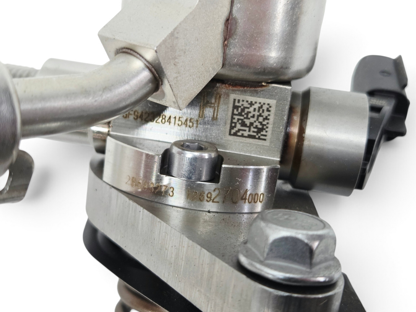 Send it Auto Parts OEM GM 12692704 fuel pump for 6.2L and 6.6L V8 engines, showing part number and QR code detail.