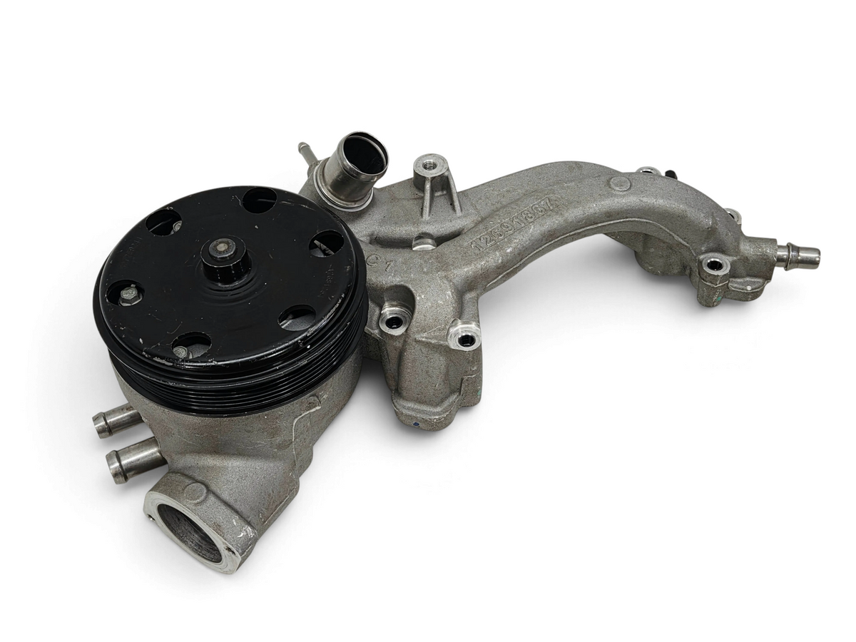 2020-2026 Chevy Corvette C8 LT2 6.2L Water Pump with manifold OEM GM