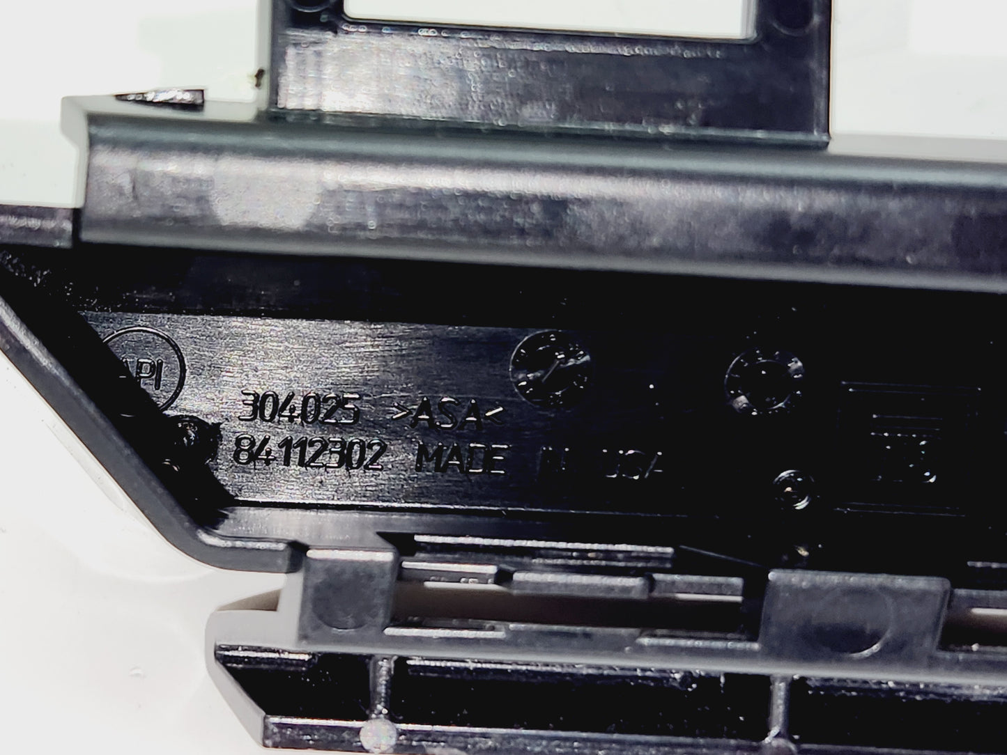 2019-2024 Chevy Camaro SS Front Grille Gray Emblem with Bracket OEM GM