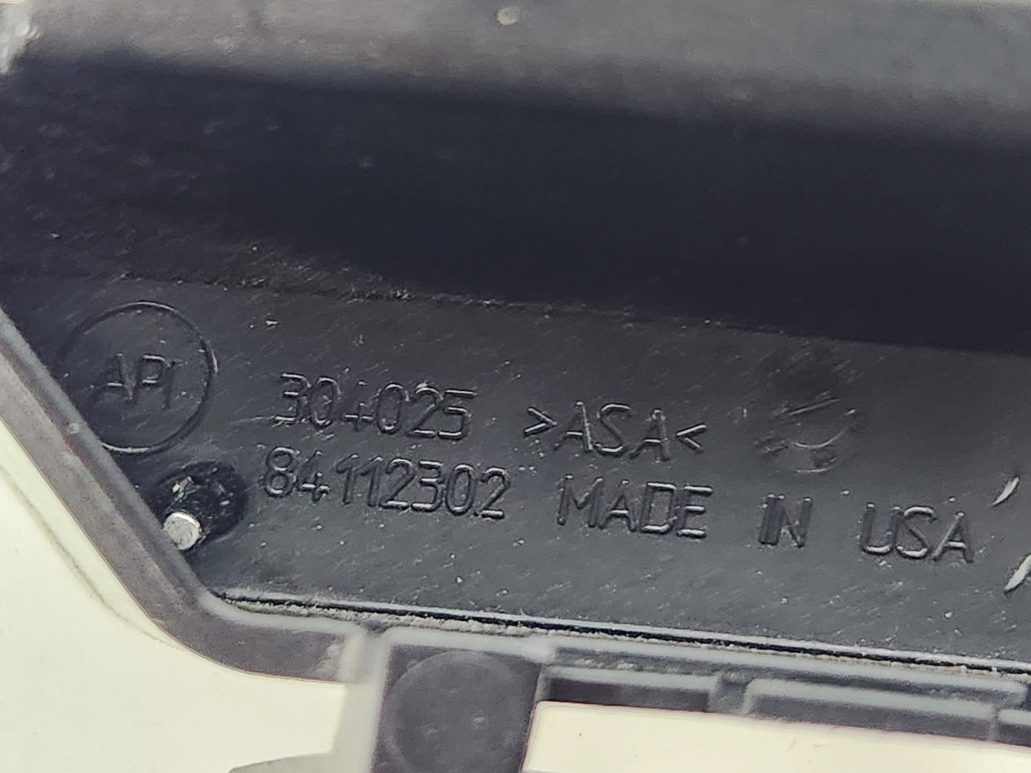 2019-2024 Chevy Camaro SS Front Grille Red Emblem with Bracket OEM GM