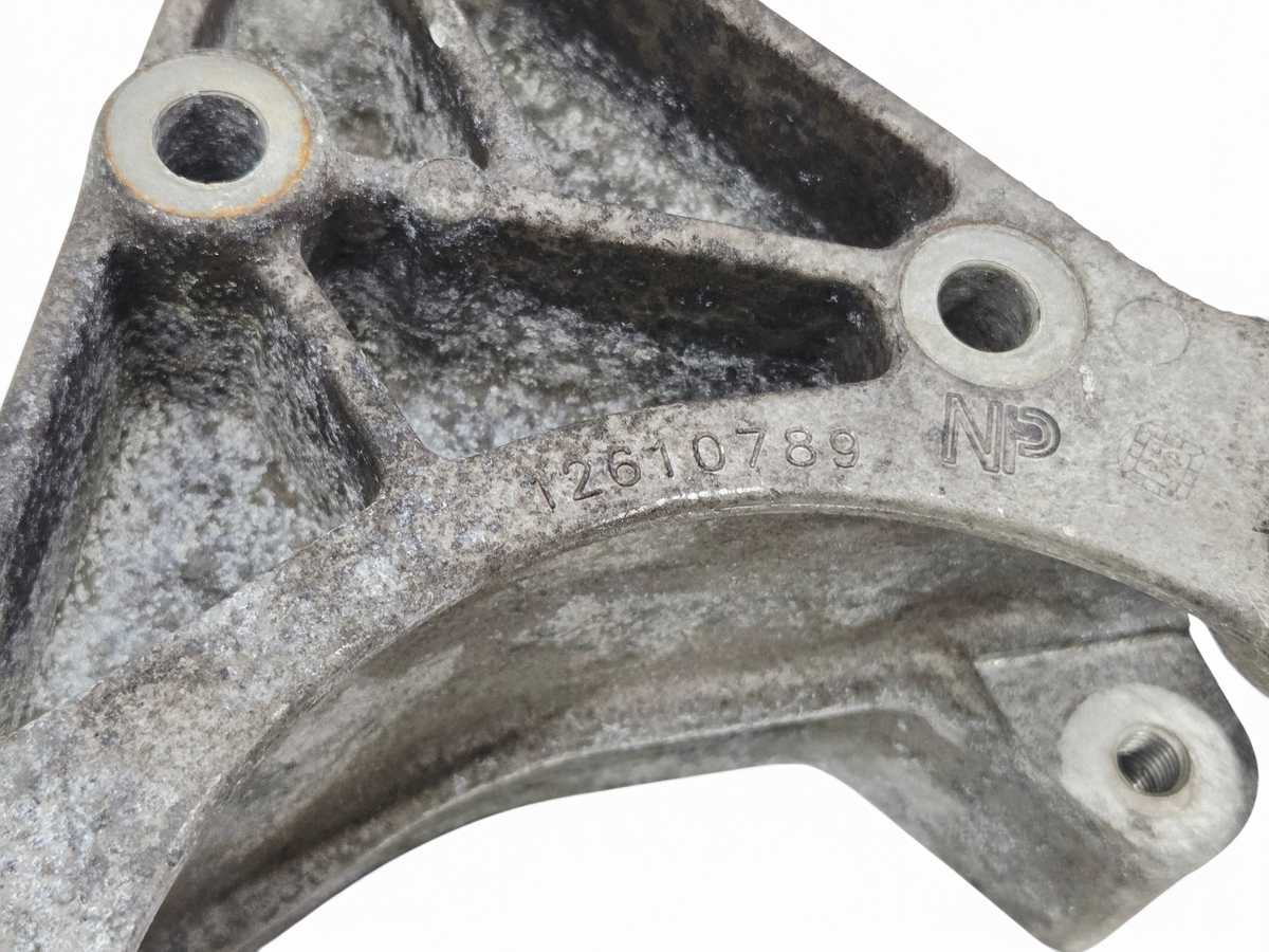 2010-2015 Chevy Camaro SS 6.2L Alternator bracket with idler OEM GM 12610789