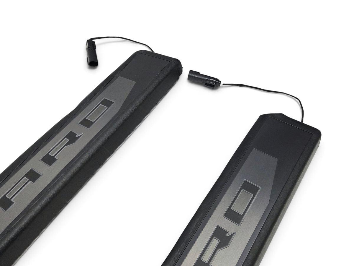 2016-2024 Chevrolet Camaro Coupe Illuminated Door Sill Plates 84127637 *READ*
