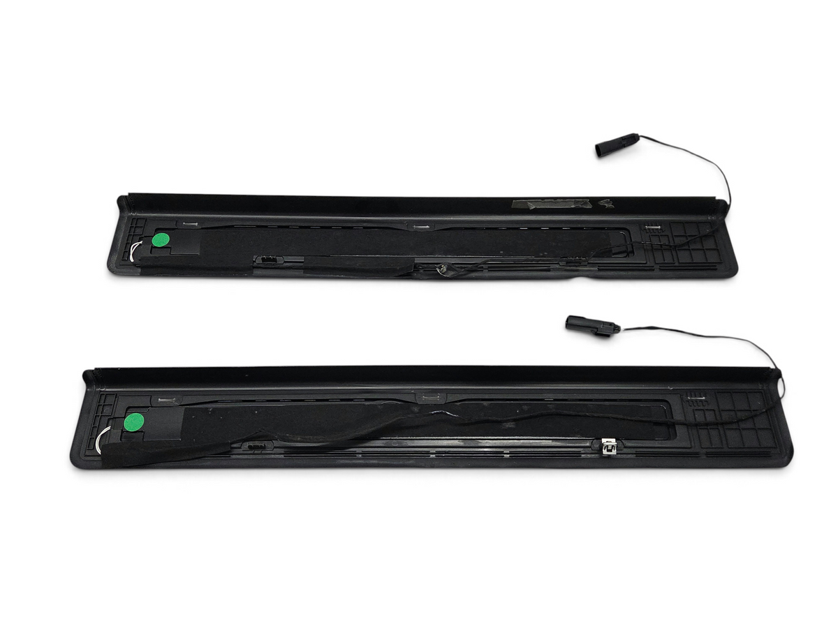 2016-2024 Chevrolet Camaro Coupe Illuminated Door Sill Plates 84127637 *READ*