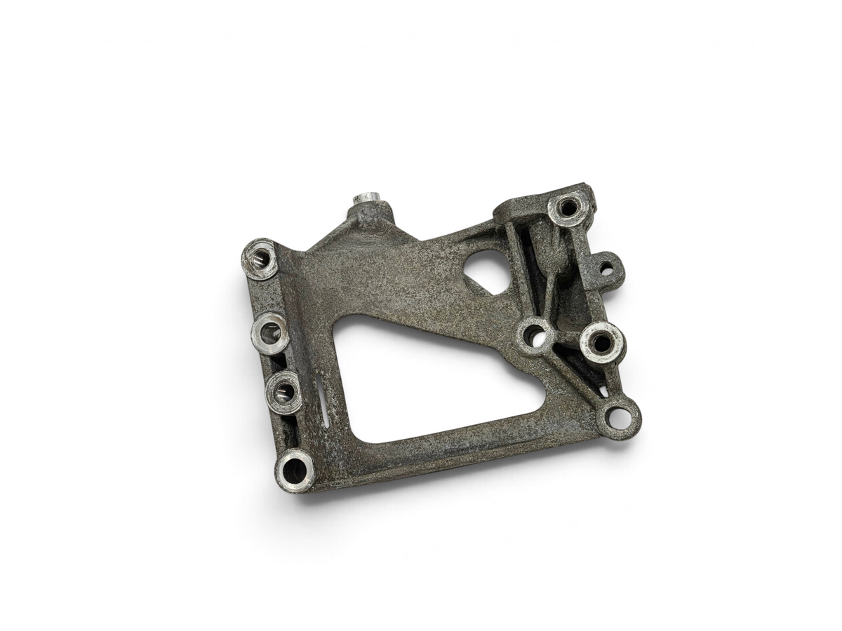 2004-2006 Pontiac GTO LS1 5.7L Air Conditioner Compressor Bracket OEM GM