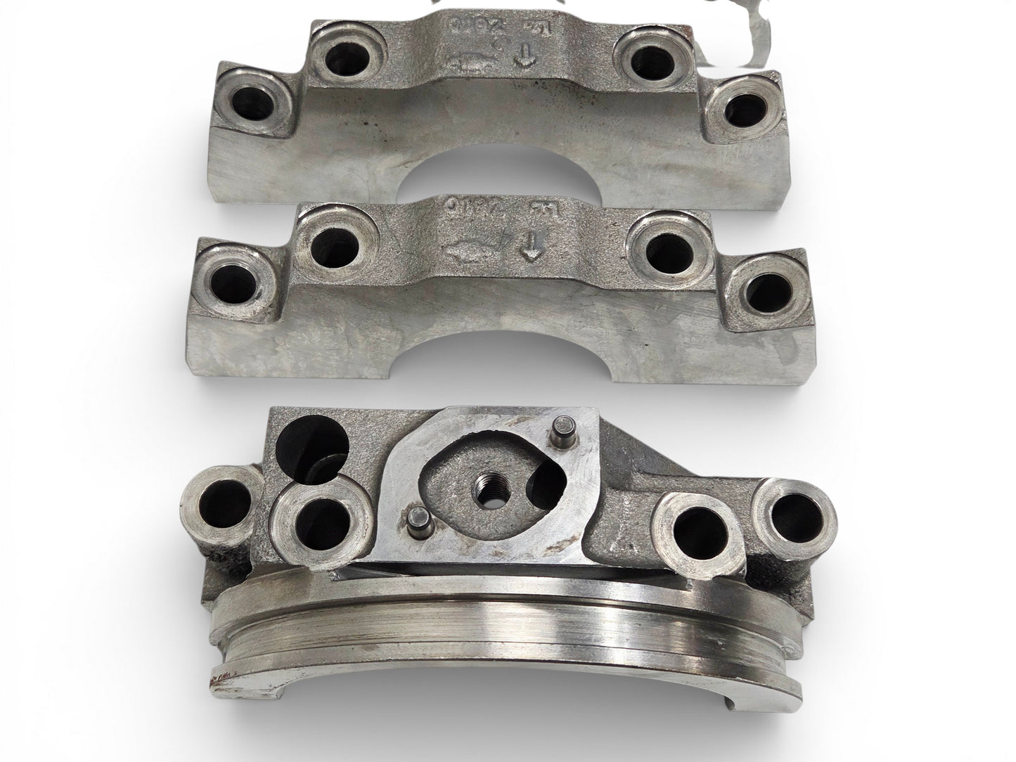 Chevy Performance Bowtie Big Block Sportsman 4 bolt splayed Main Caps OEM