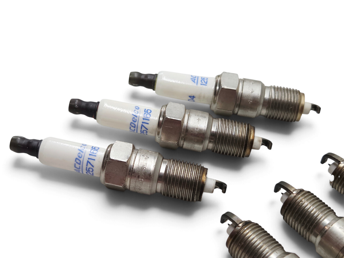Lot of 7 - 41-110 Iridium Spark Plugs for Chevy 4.8L 5.3L 5.7L 6.0L 6.2L 7.0L