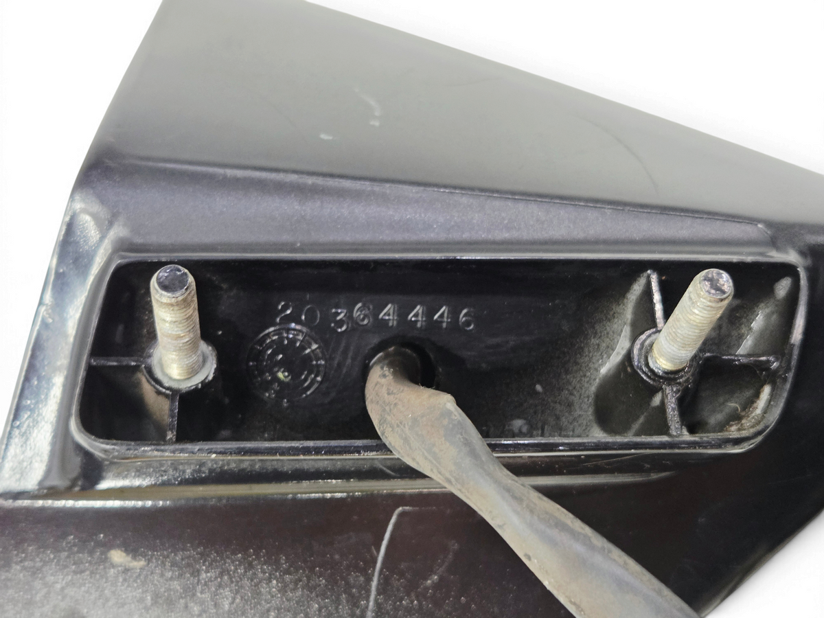 Send it Auto Parts OEM black driver side power mirror housing for 1982-1992 Chevy Camaro and Firebird, part 20364446