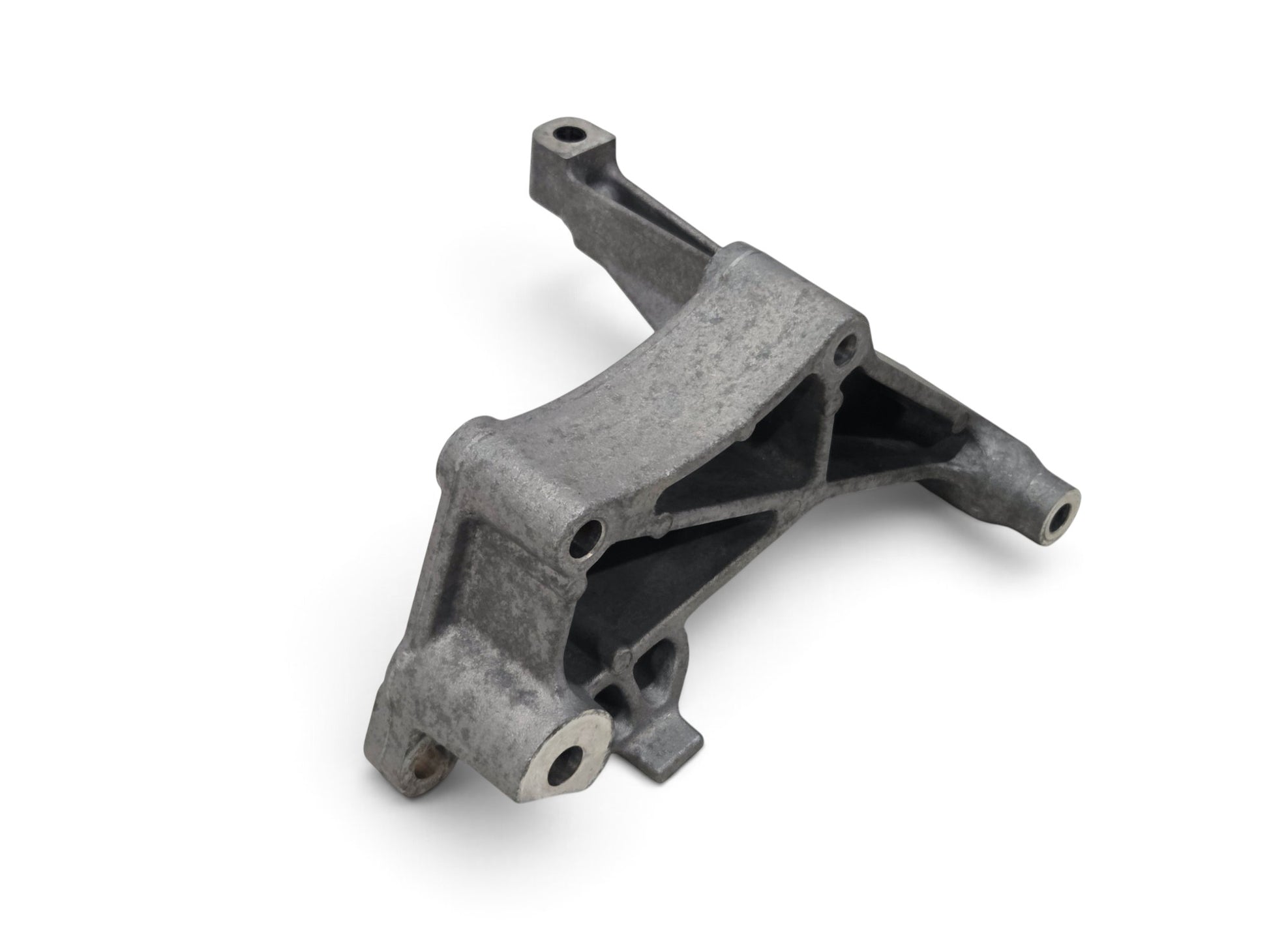 Send it Auto Parts OEM GM air conditioning compressor bracket for 2014-2019 Chevy Corvette C7 6.2L V8 engines