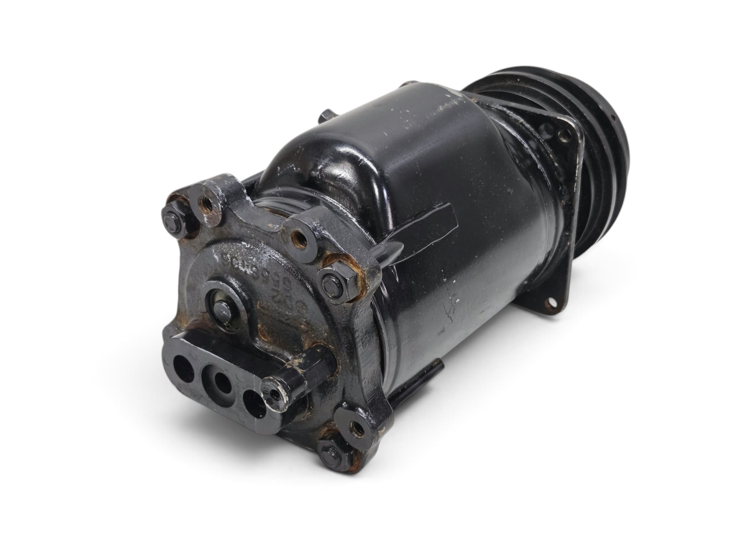 Send it Auto Parts rebuilt black A6 AC compressor for 1964-1976 Corvette C2 C3 with functional clutch