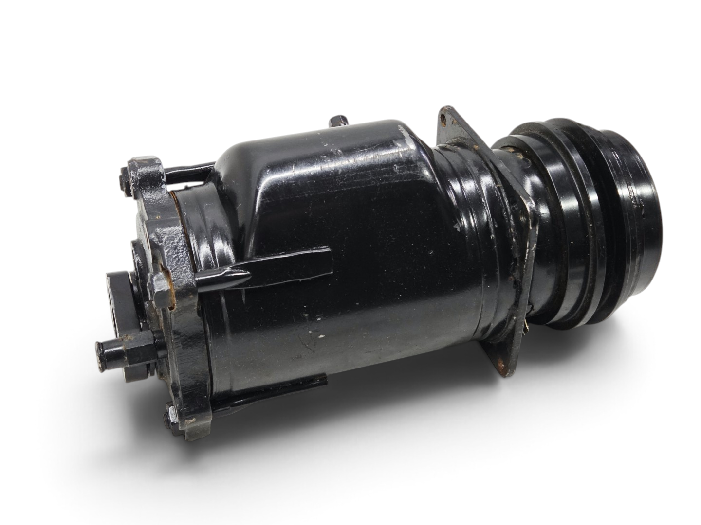 Send it Auto Parts rebuilt black A6 air conditioning compressor for 1964-1976 Corvette C2 and C3 models