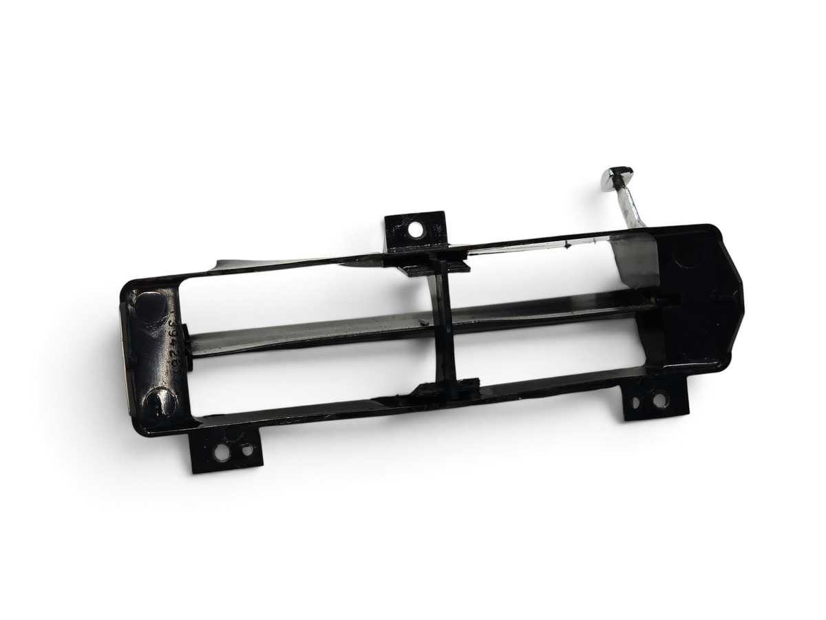 Send it Auto Parts OEM black center dash AC outlet with flapper for 1969-1976 Corvette C3