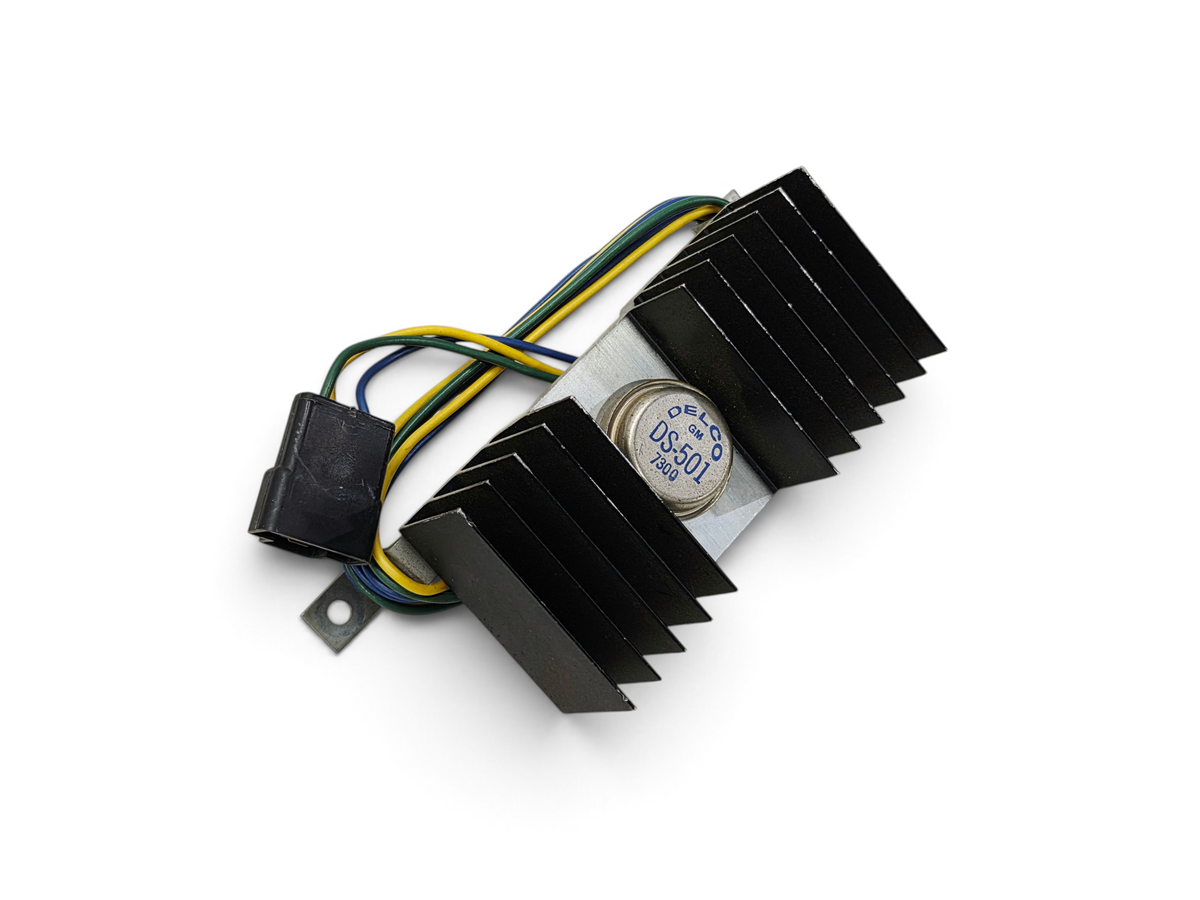 Send it Auto Parts OEM GM Delco DS-501 AM FM radio amplifier heat sink for 1968-1976 Corvette C3 with wiring harness