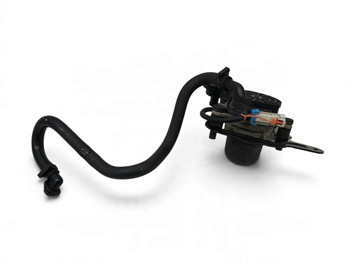 Send it Auto Parts OEM GM secondary air injection pump for 2000-2004 Corvette C5 with black hose and electrical plug