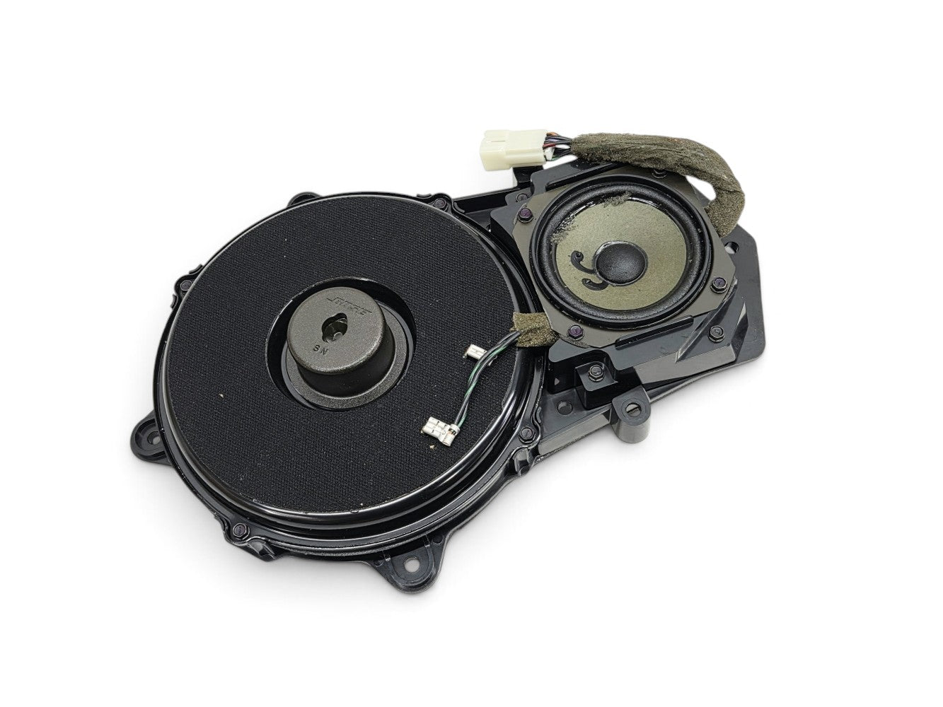 Send it Auto Parts OEM Bose door speaker for 1997-2004 Chevrolet Corvette C5 with wiring harness
