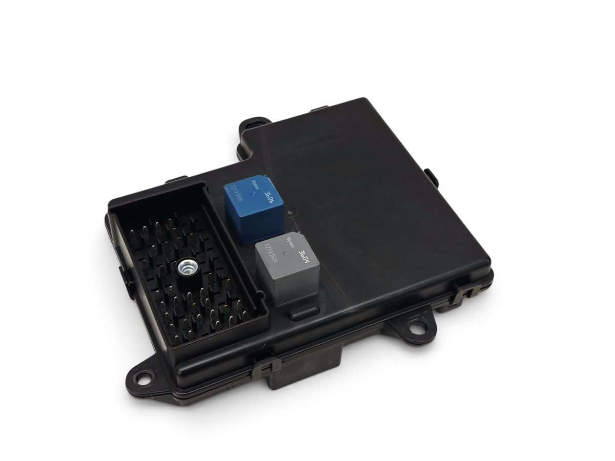 Send it Auto Parts OEM GM body control module for 2008-2013 Corvette C6 with blue and grey relays