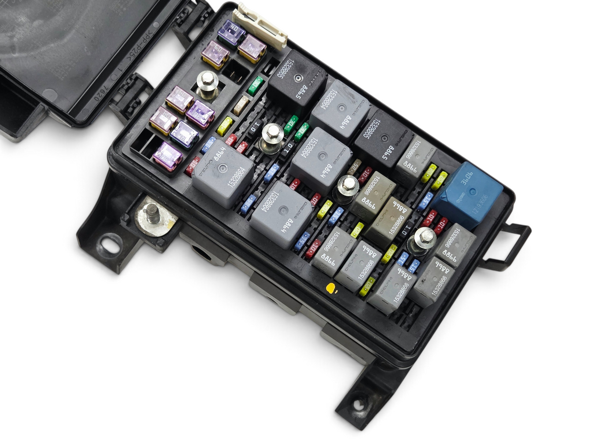 Send it Auto Parts OEM 2005-2007 Corvette C6 fuse junction box with black plastic cover and installed relays