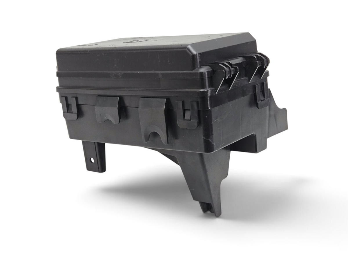 Send it Auto Parts OEM black fuse junction box with lid for 2005-2007 Chevrolet Corvette C6