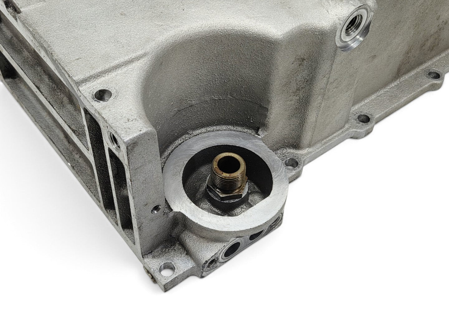 Send it Auto Parts OEM GM wet sump oil pan and pickup for Corvette C6 LS2 LS3 engines with silver cast finish