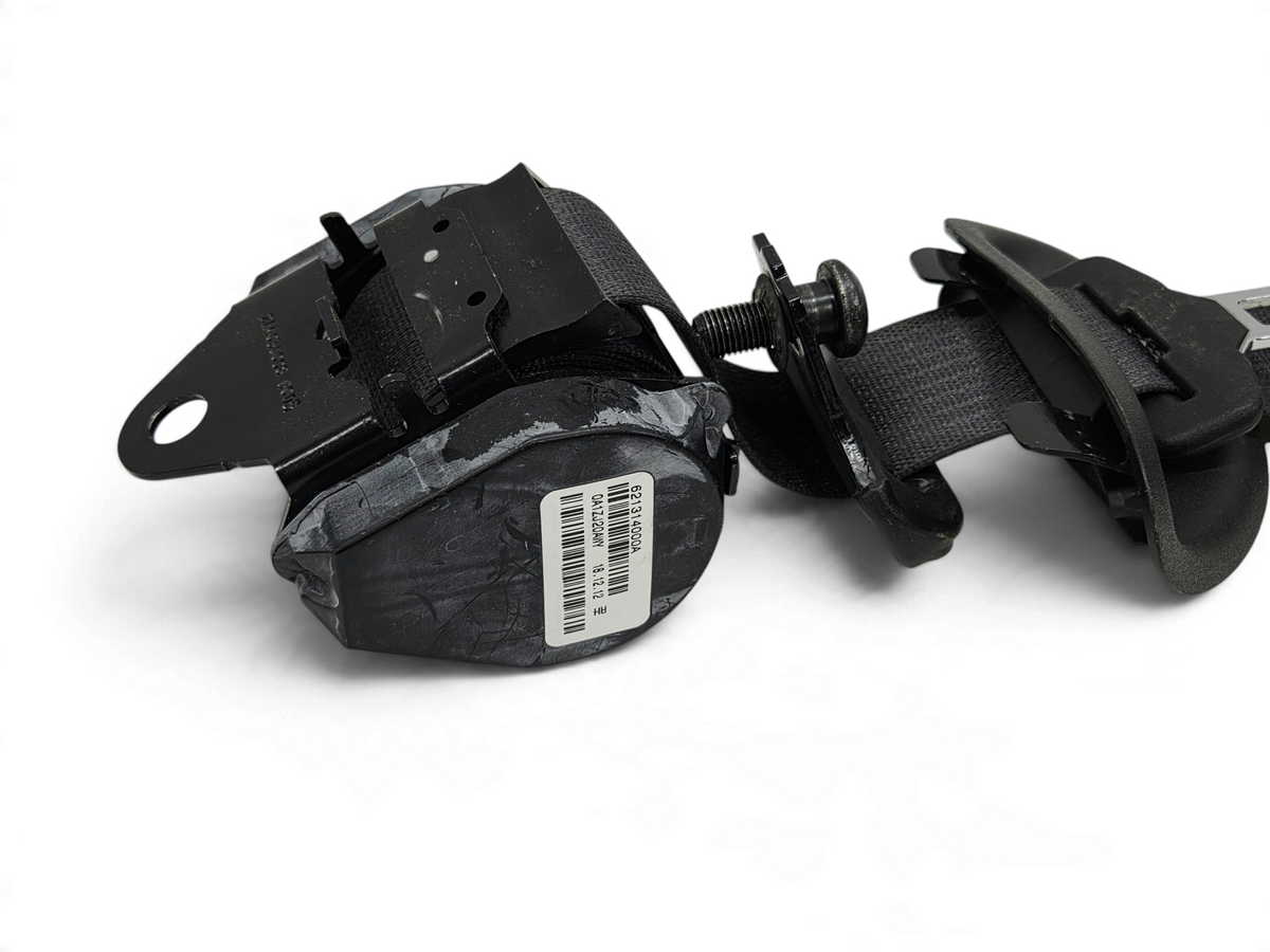 Send it Auto Parts OEM black right front seat belt and tensioner for 2013 Corvette C6 with part number 15903263