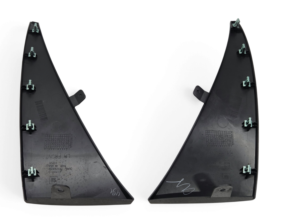 Send it Auto Parts OEM front wheel splash guards for Chevrolet Corvette C7, showing mounting clips and part details.