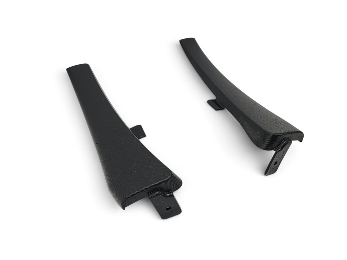 Send it Auto Parts OEM GM black front wheel opening moldings for Chevrolet Corvette C8 Z06, E-Ray, and ZR1 models.
