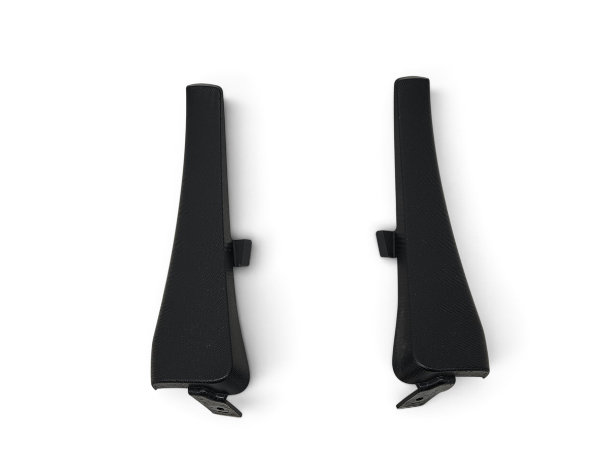 Send it Auto Parts OEM GM black front wheel opening moldings for Chevrolet Corvette C8 Z06, E-Ray, and ZR1 models.