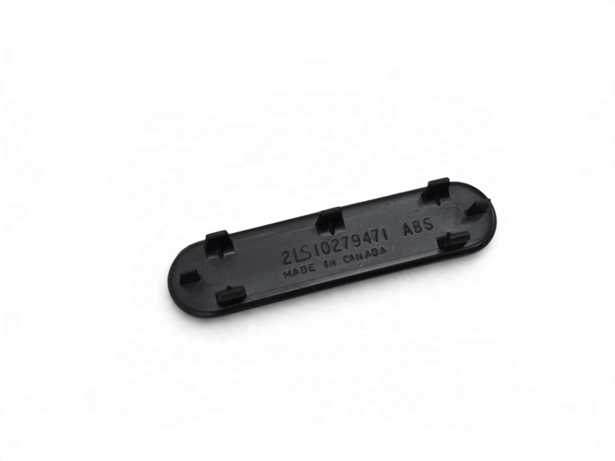 Send it Auto Parts black plastic door panel handle screw cover for 1997-2004 Chevrolet Corvette, part 10279471