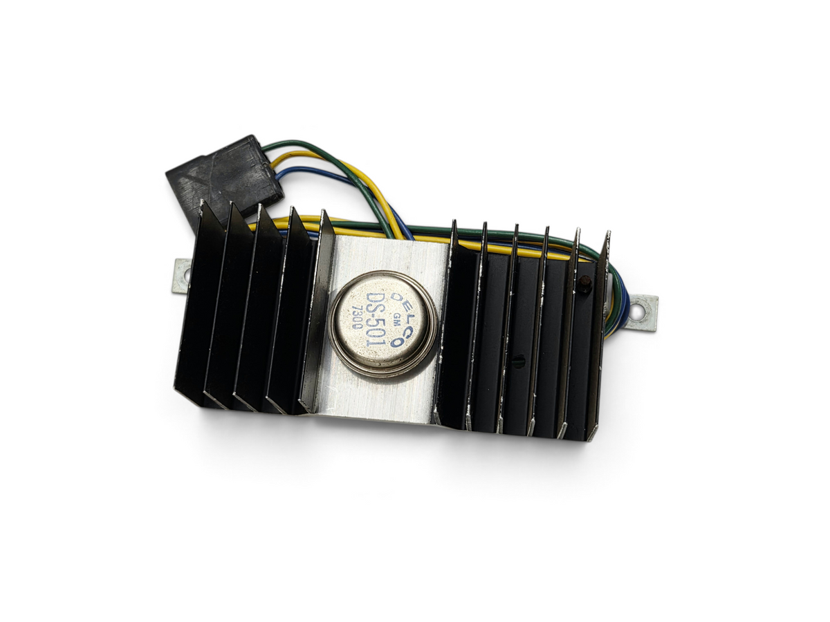 Send it Auto Parts genuine GM DS-501 AM FM radio amplifier heat sink for 1968-1976 Corvette C3 with wiring harness