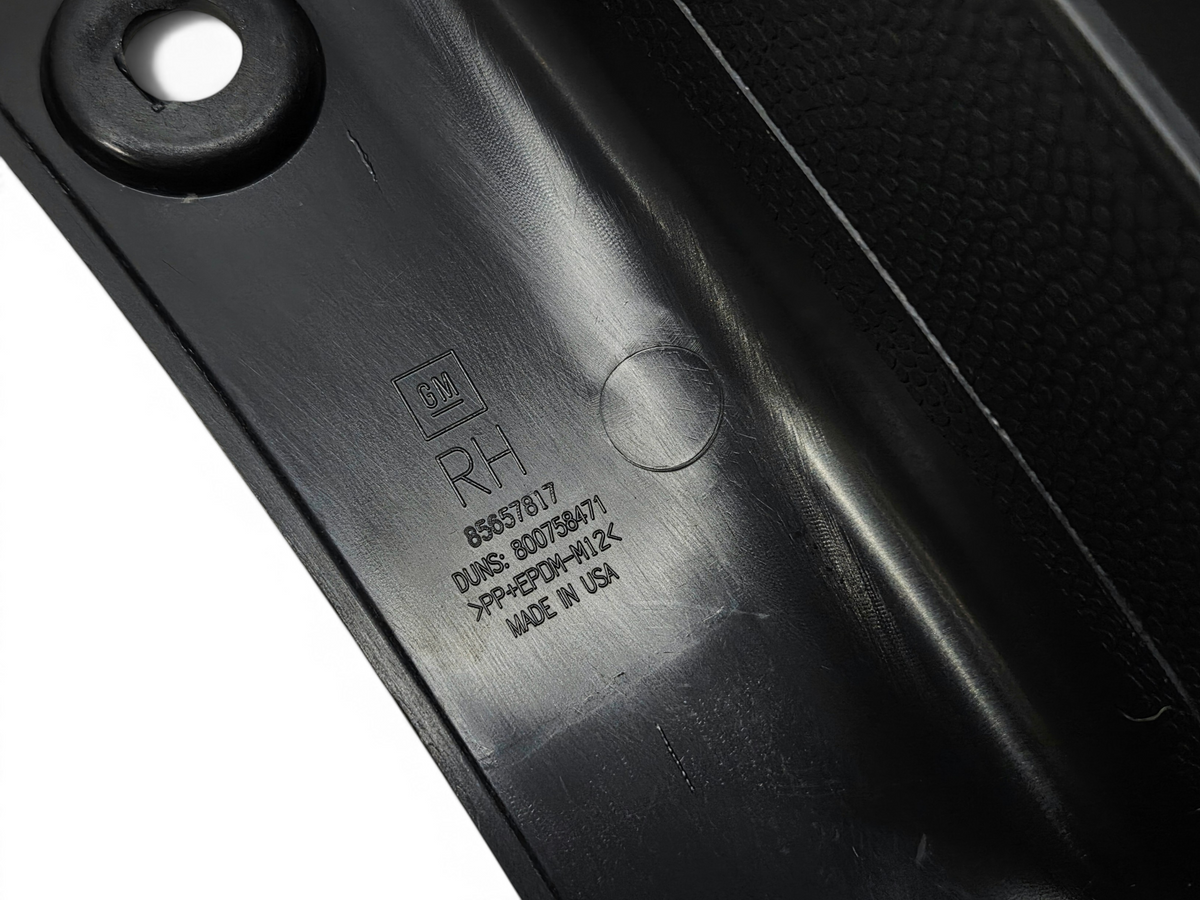 Send it Auto Parts OEM GM Corvette Z06 ZR1 rear passenger side wheel opening molding part number 85657817