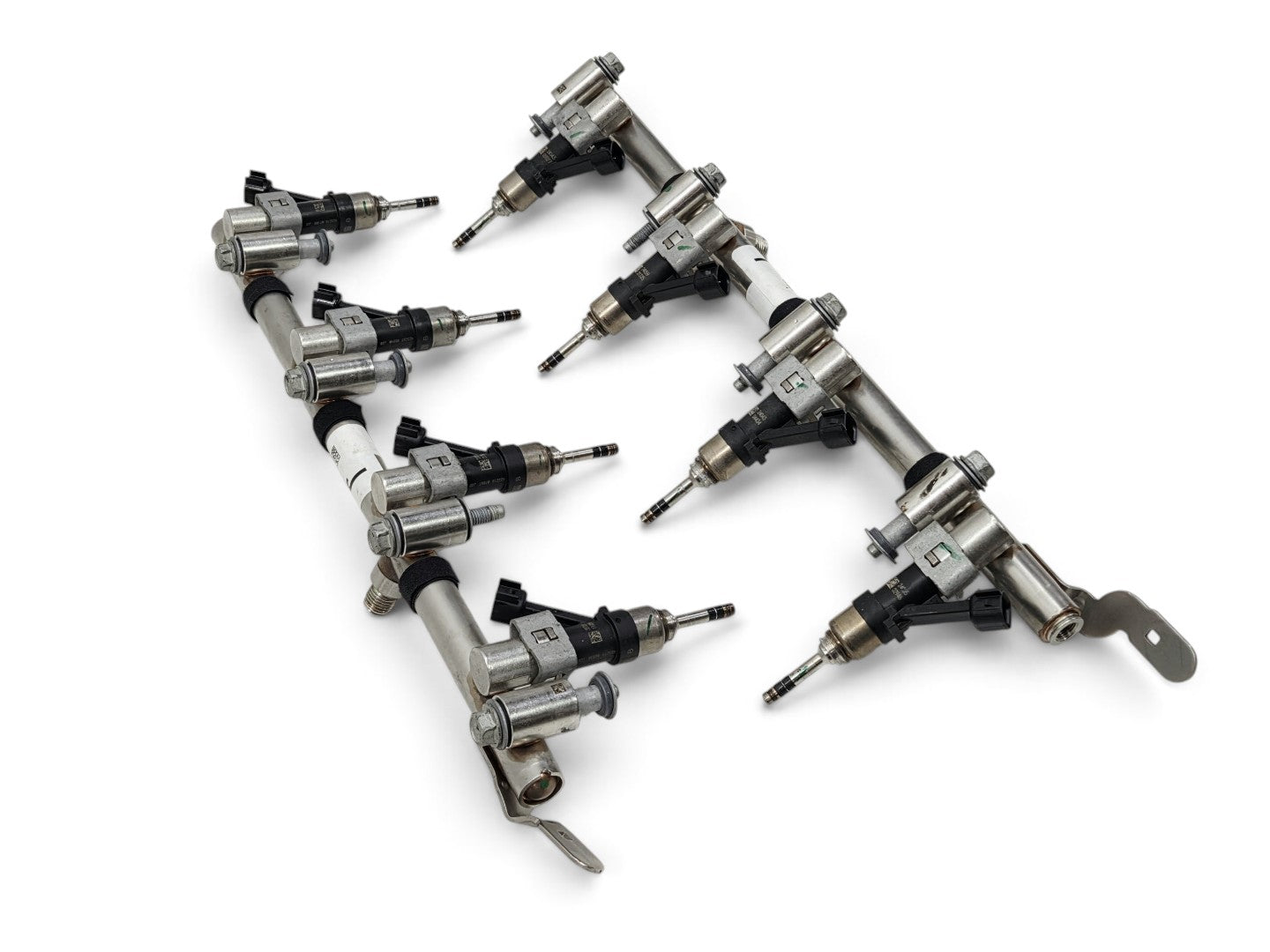 Send it Auto Parts OEM fuel rails and 6mm tip fuel injectors for GM 6.2L and 6.6L Gen V engines.