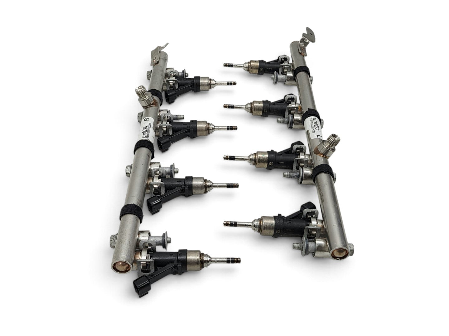 Send it Auto Parts OEM fuel rails and 6mm tip fuel injectors for GM 6.2L and 6.6L Gen V engines.