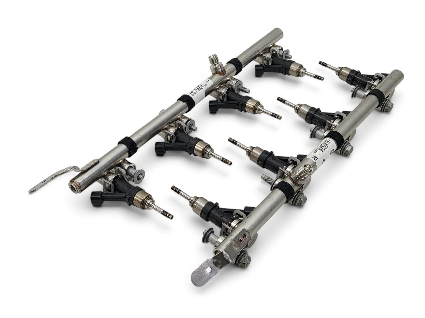 Send it Auto Parts OEM fuel rails and 6mm tip fuel injectors for GM 6.2L and 6.6L Gen V engines.