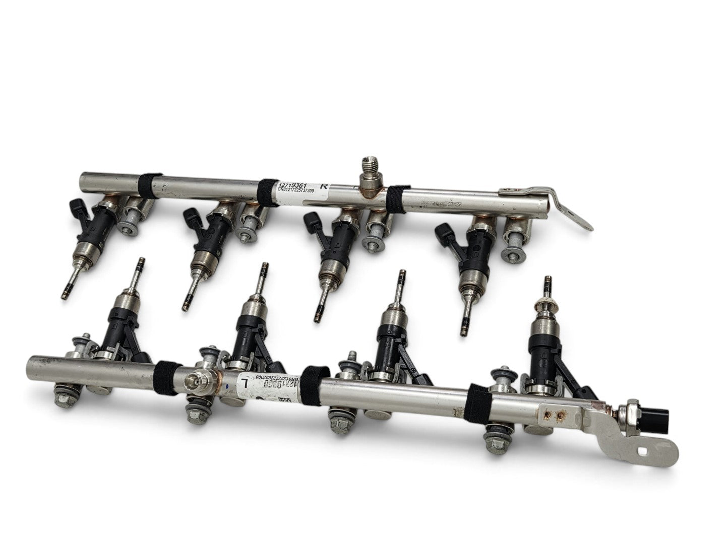 Send it Auto Parts OEM fuel rails and 6mm tip fuel injectors for GM 6.2L and 6.6L Gen V L87 L8T engines.