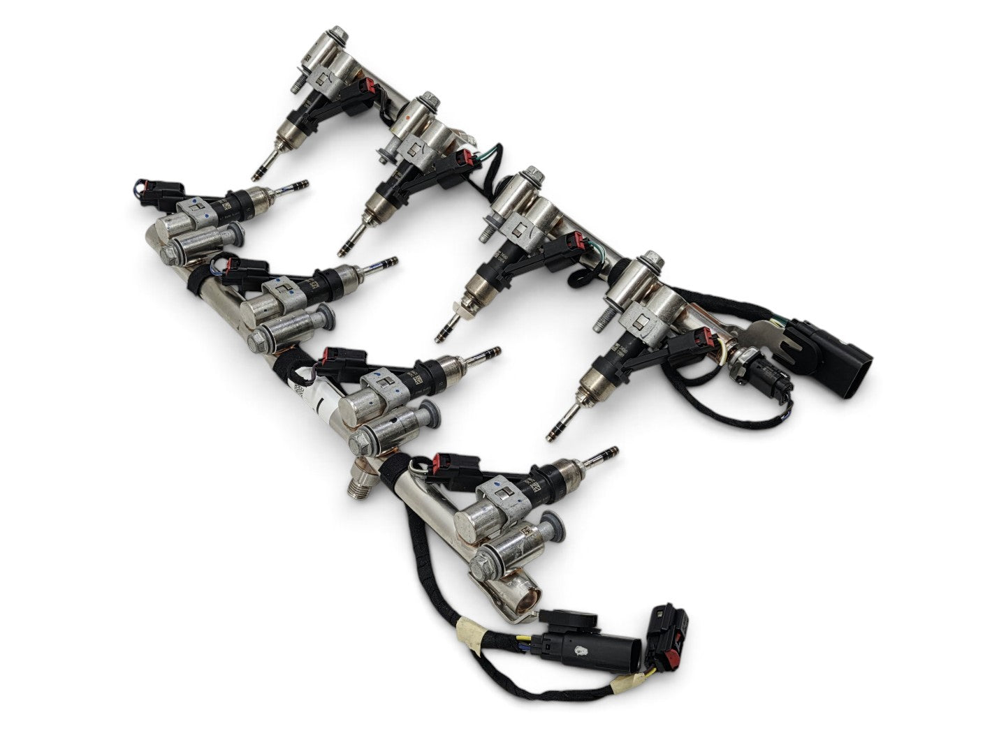 Send it Auto Parts OEM fuel rails, harness, and 6mm tip injectors for GM 6.2L and 6.6L Gen V L87 L8T engines.
